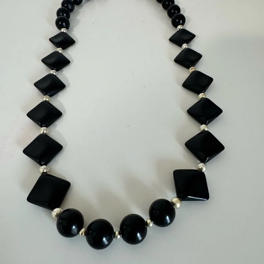 Art Deco Vintage Black and‎ Silver Necklace